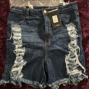 Fashion Nova Size 15-Destructed Shorts
